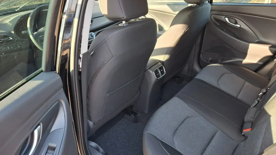 HYUNDAI i30 -