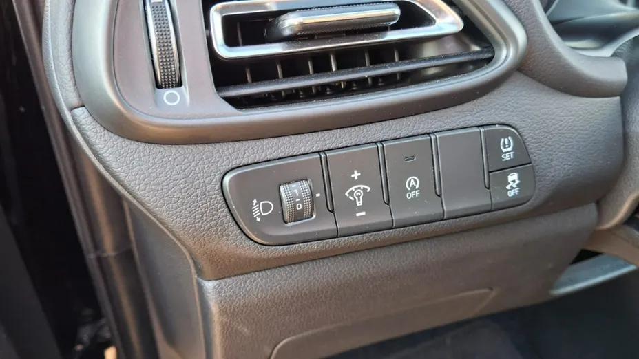HYUNDAI i30 -