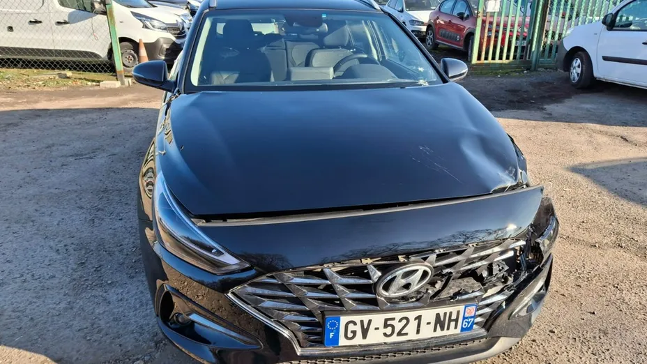 HYUNDAI i30 -