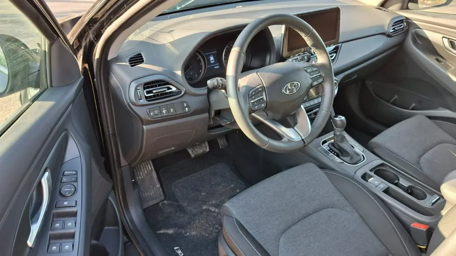 HYUNDAI i30 -
