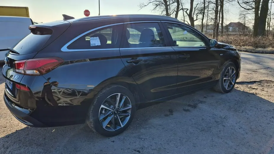 HYUNDAI i30 -