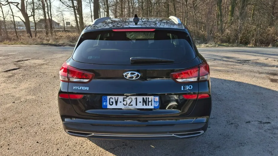 HYUNDAI i30 -