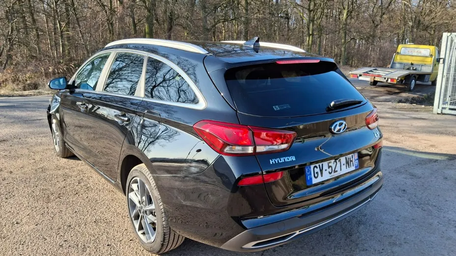 HYUNDAI i30 -