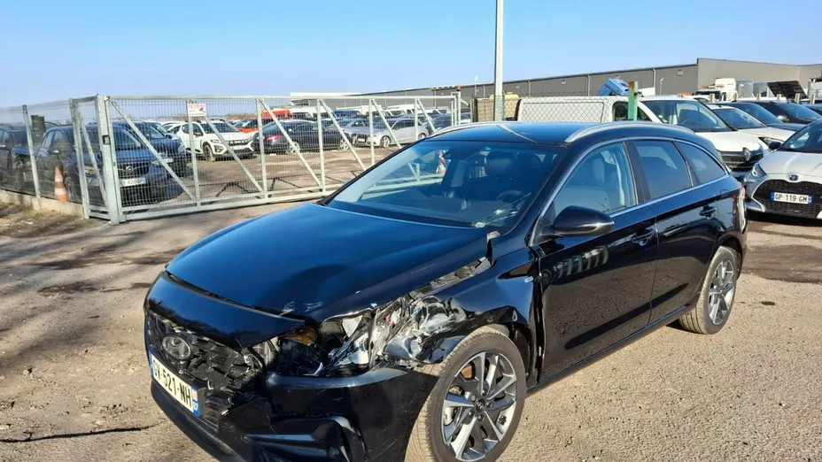 HYUNDAI i30 -