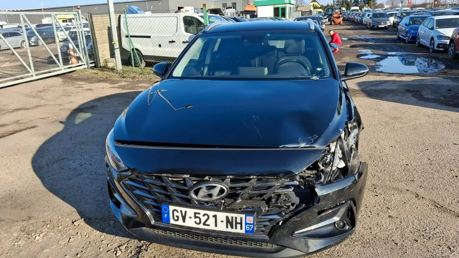 HYUNDAI i30 -