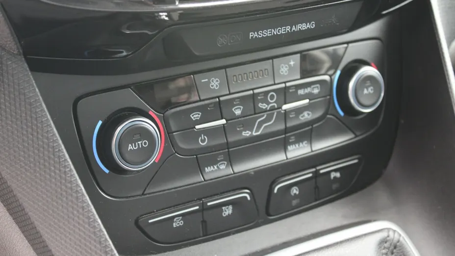 FORD Tourneo Connect -