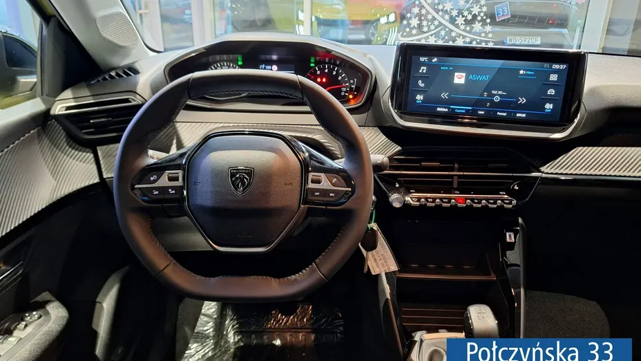 PEUGEOT 208 -