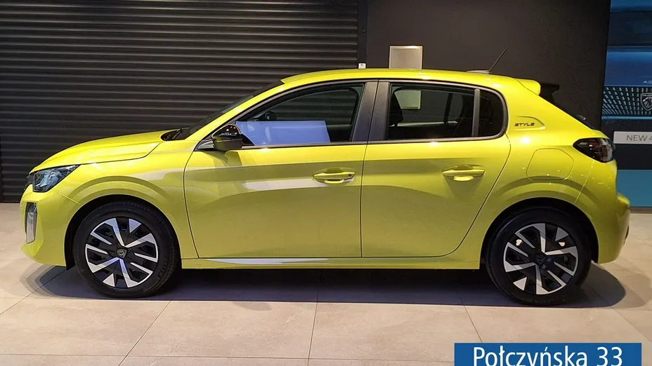 PEUGEOT 208 -