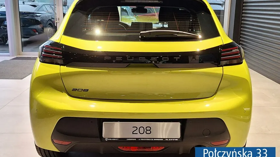 PEUGEOT 208 -