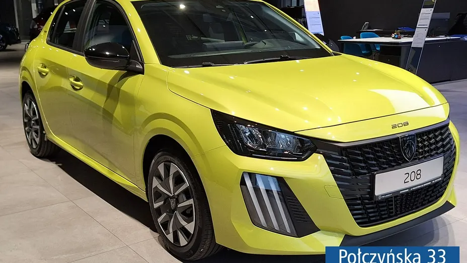 PEUGEOT 208 -