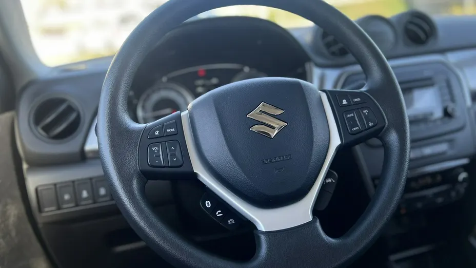 SUZUKI Vitara -