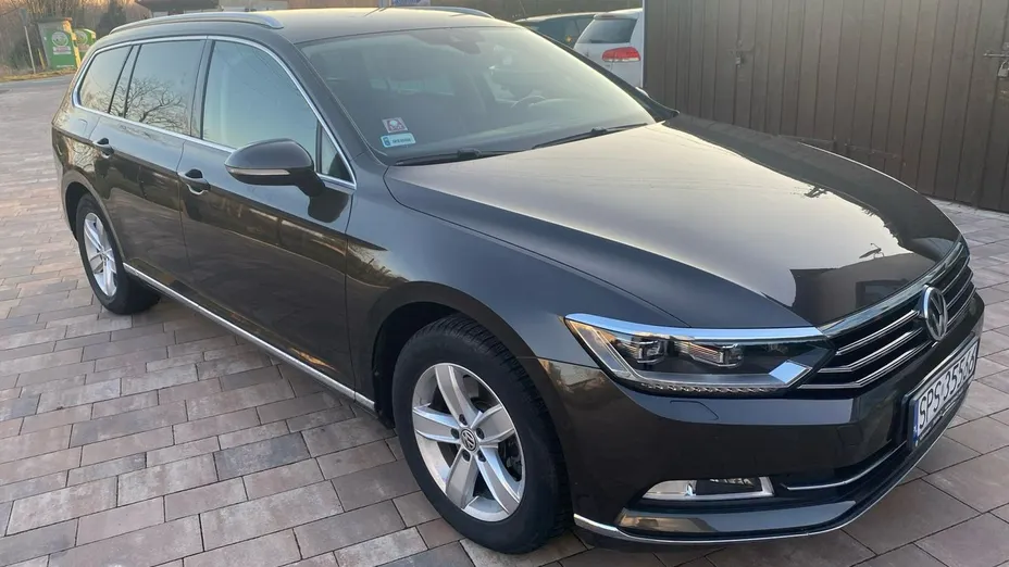 VOLKSWAGEN Passat -