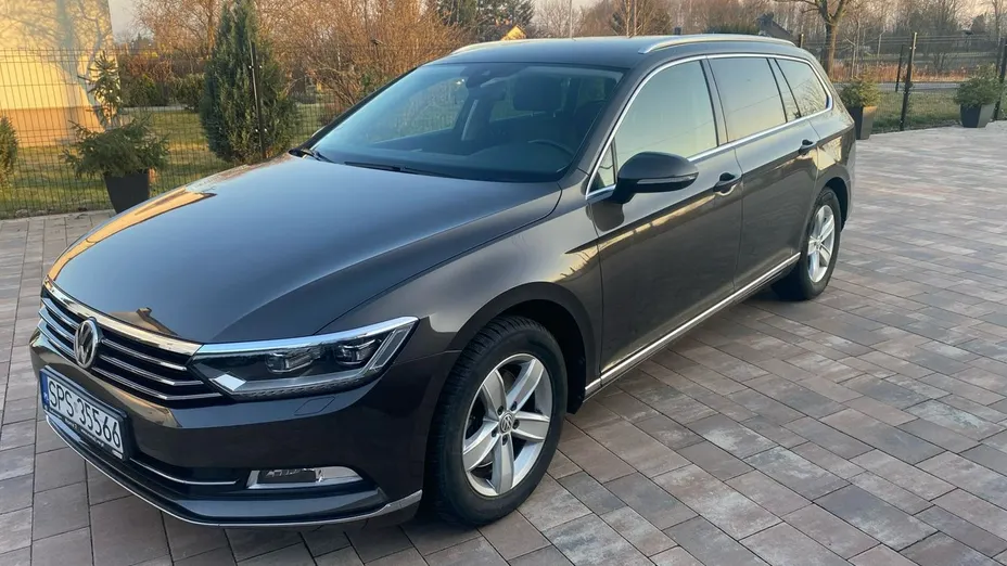 VOLKSWAGEN Passat -