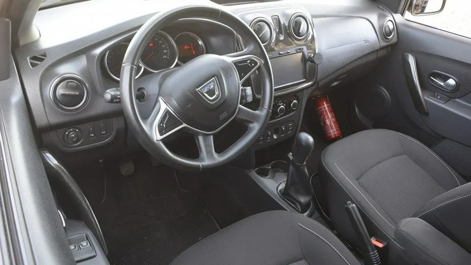 DACIA Logan -