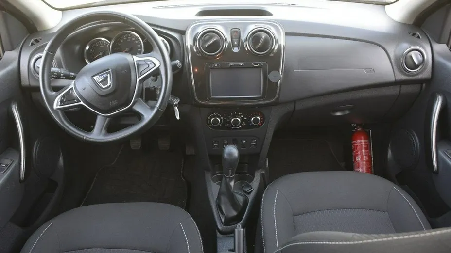 DACIA Logan -