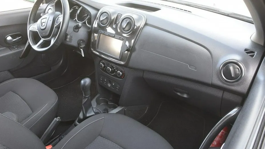DACIA Logan -