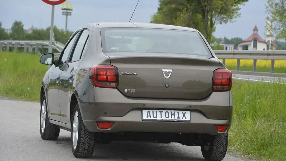 DACIA Logan -