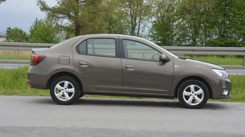 DACIA Logan -
