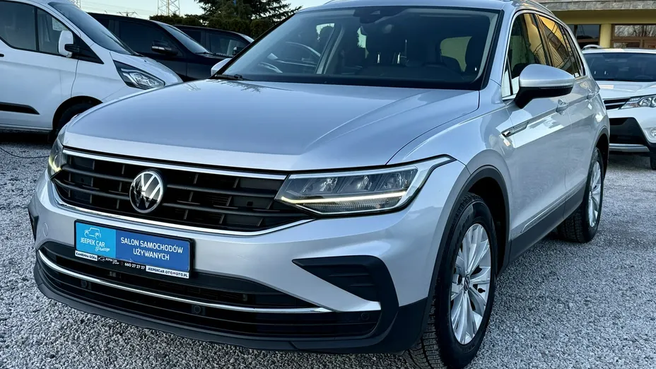 VOLKSWAGEN Tiguan -