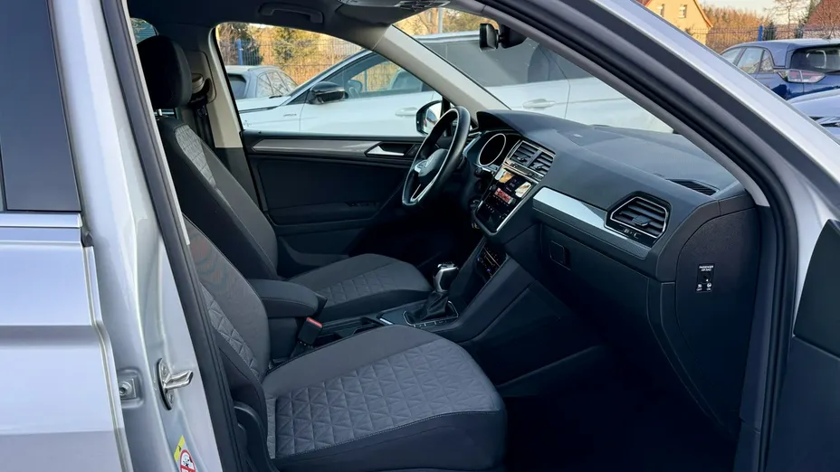 VOLKSWAGEN Tiguan -