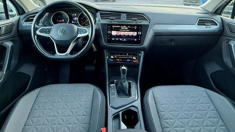 VOLKSWAGEN Tiguan -