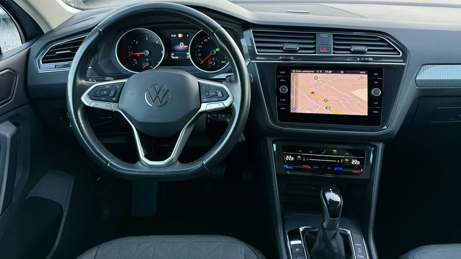 VOLKSWAGEN Tiguan -