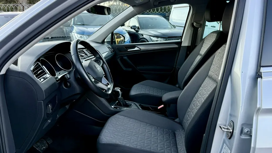 VOLKSWAGEN Tiguan -
