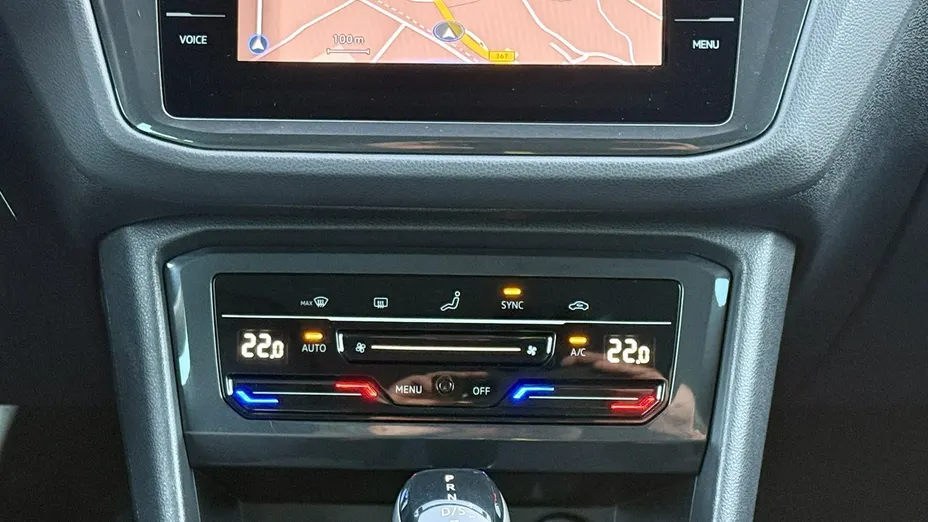 VOLKSWAGEN Tiguan -