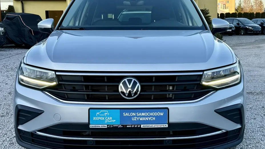 VOLKSWAGEN Tiguan -