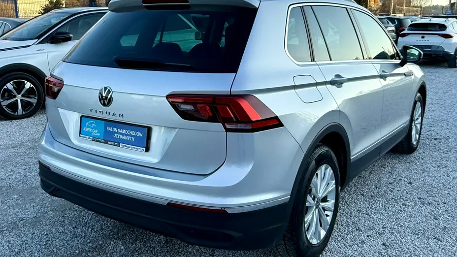 VOLKSWAGEN Tiguan -