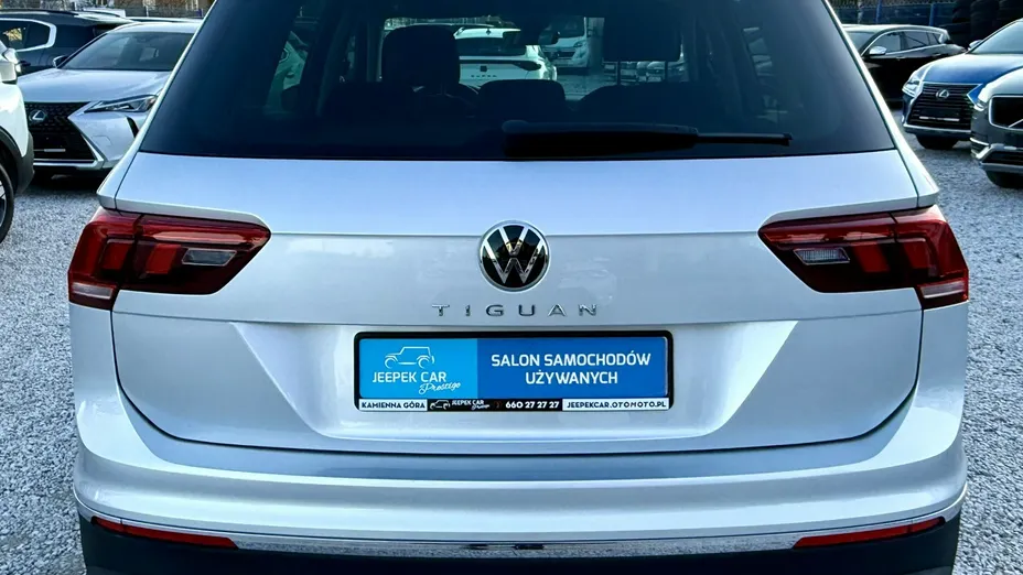 VOLKSWAGEN Tiguan -