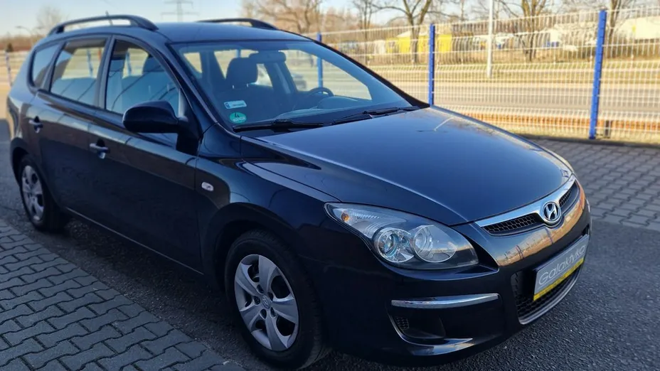 HYUNDAI i30 -