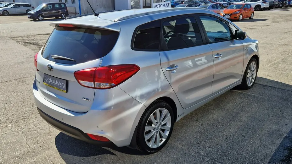 KIA Carens -