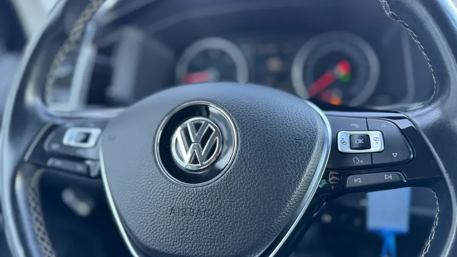 VOLKSWAGEN Multivan -