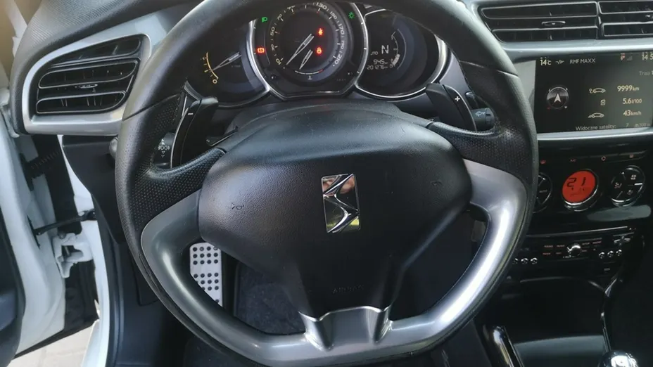 CITROEN DS3 -