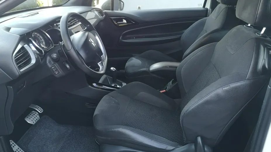 CITROEN DS3 -