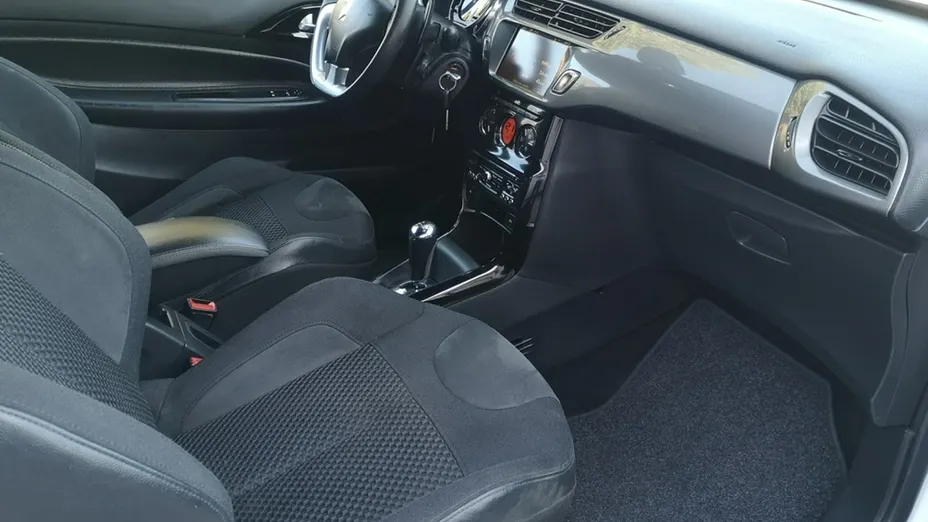 CITROEN DS3 -