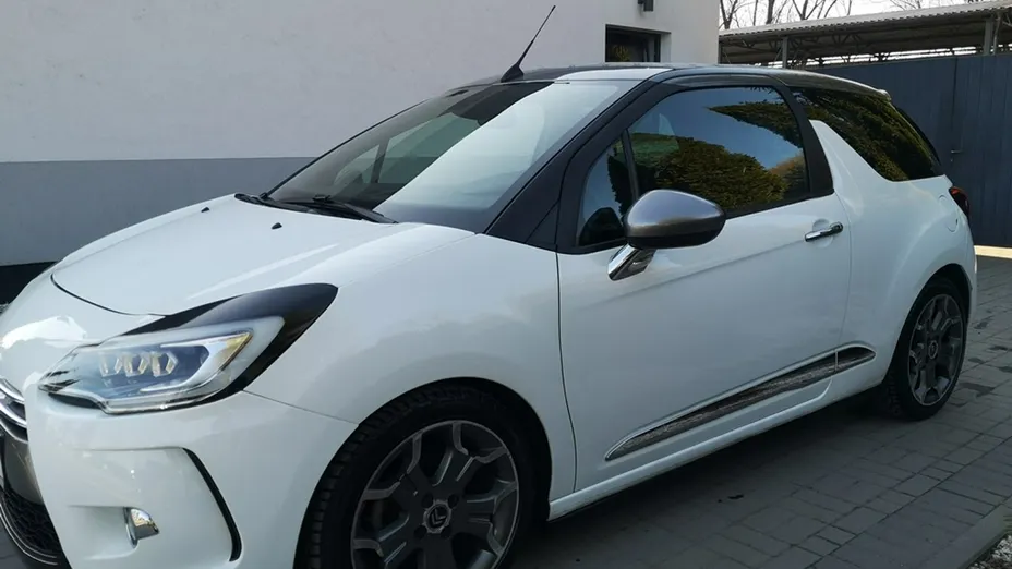 CITROEN DS3 -
