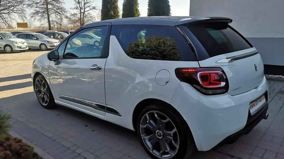 CITROEN DS3 -