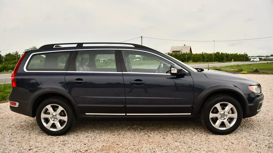 VOLVO XC70 -