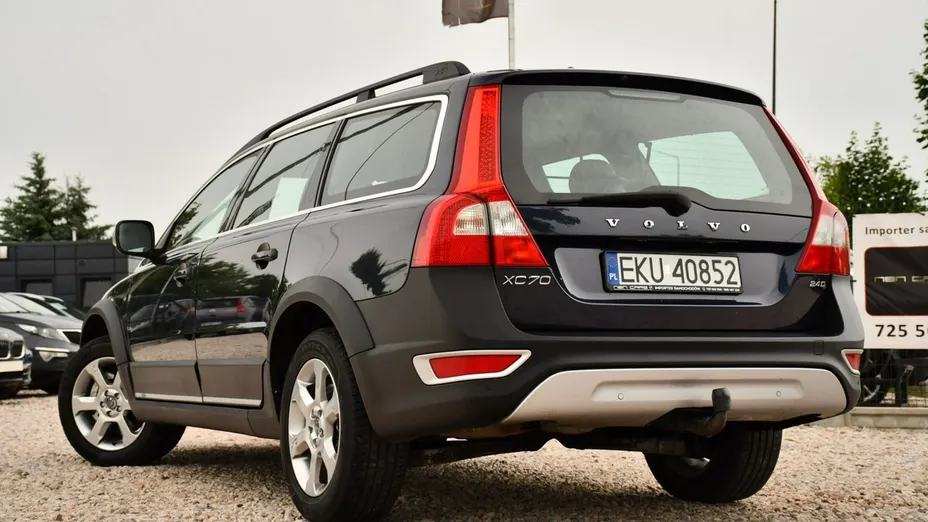 VOLVO XC70 -