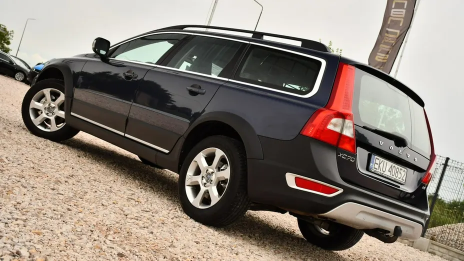 VOLVO XC70 -