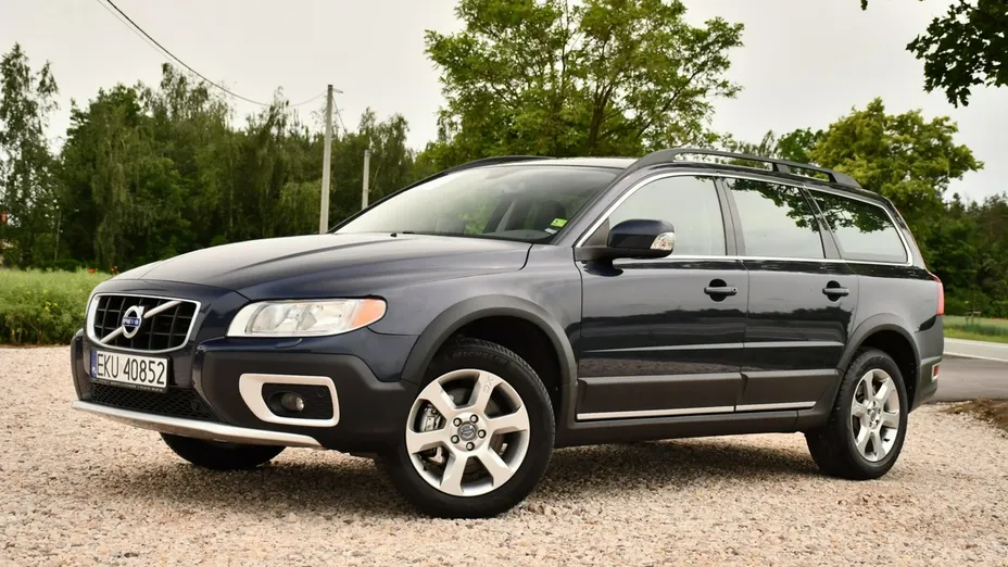 VOLVO XC70 -