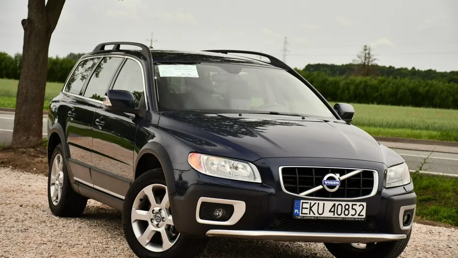 VOLVO XC70 -