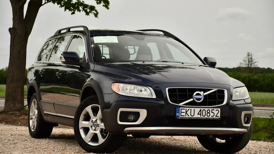 VOLVO XC70 -