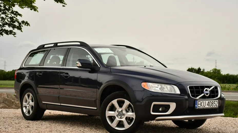 VOLVO XC70 -