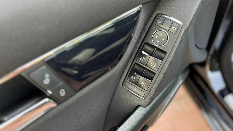 MERCEDES-BENZ C Klasa -