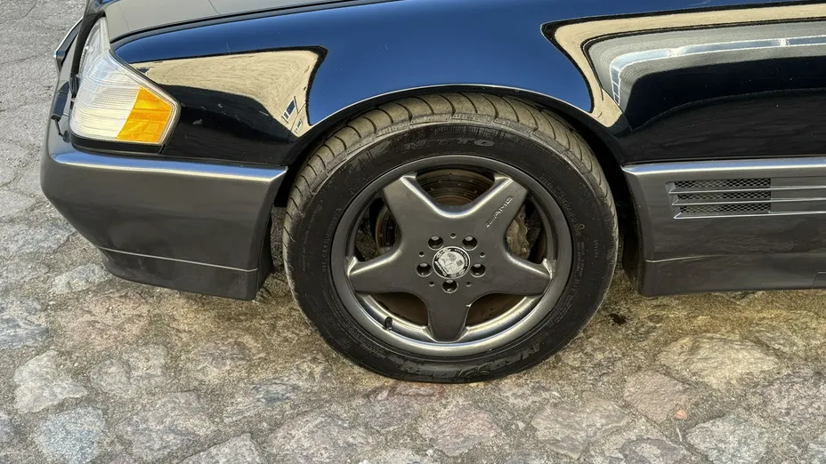 MERCEDES-BENZ SL -