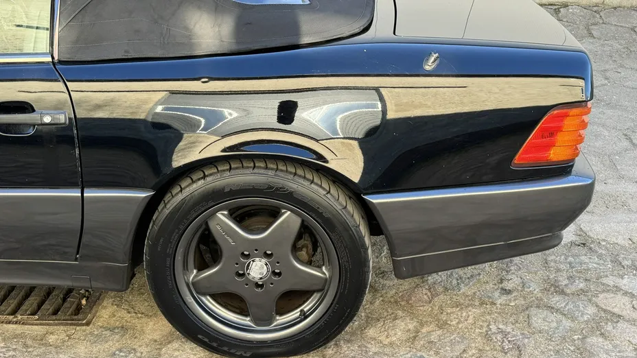 MERCEDES-BENZ SL -