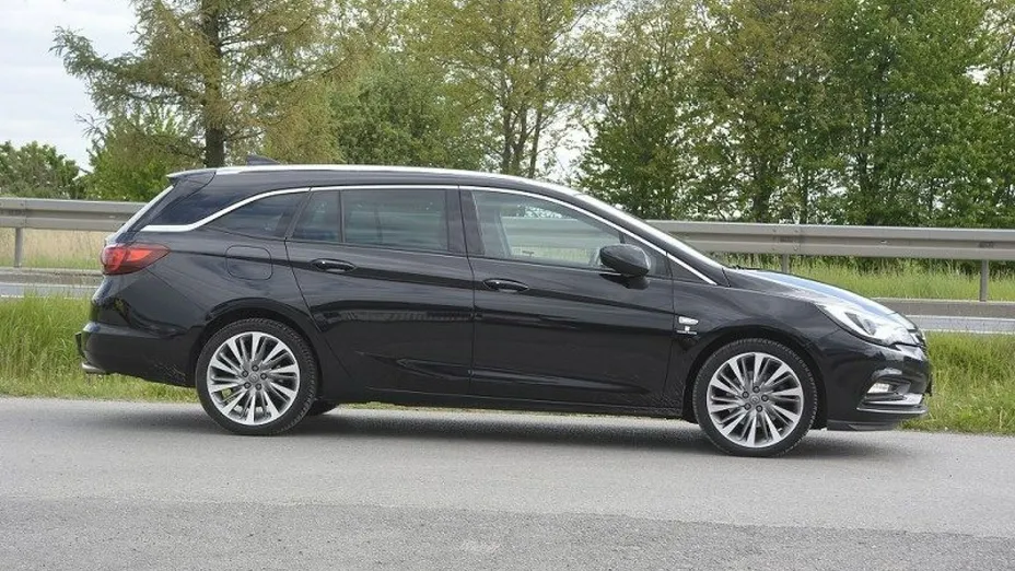OPEL Astra -